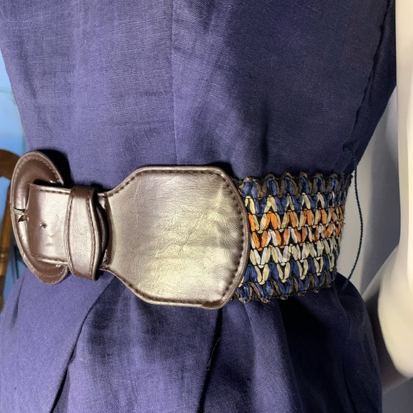 Navy linen dress with brown and beige belt - Picture 3 of 3